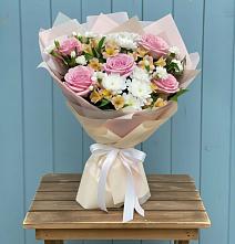 Букет цветов из:  Гвоздики, Орхидеи и Розы #REPLACE_PRED# Городище Волгоградской области