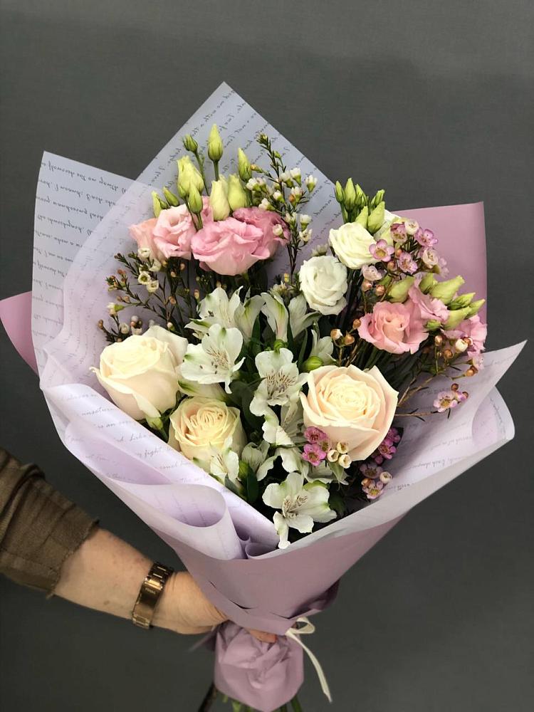 Букет цветов из: Альстромерии, Розы и Лизиантусы в Городище Волгоградской области