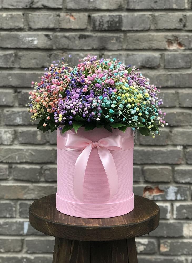 Цветочная композиция из Гипсофила и Розы в шляпной коробке в Городище Волгоградской области