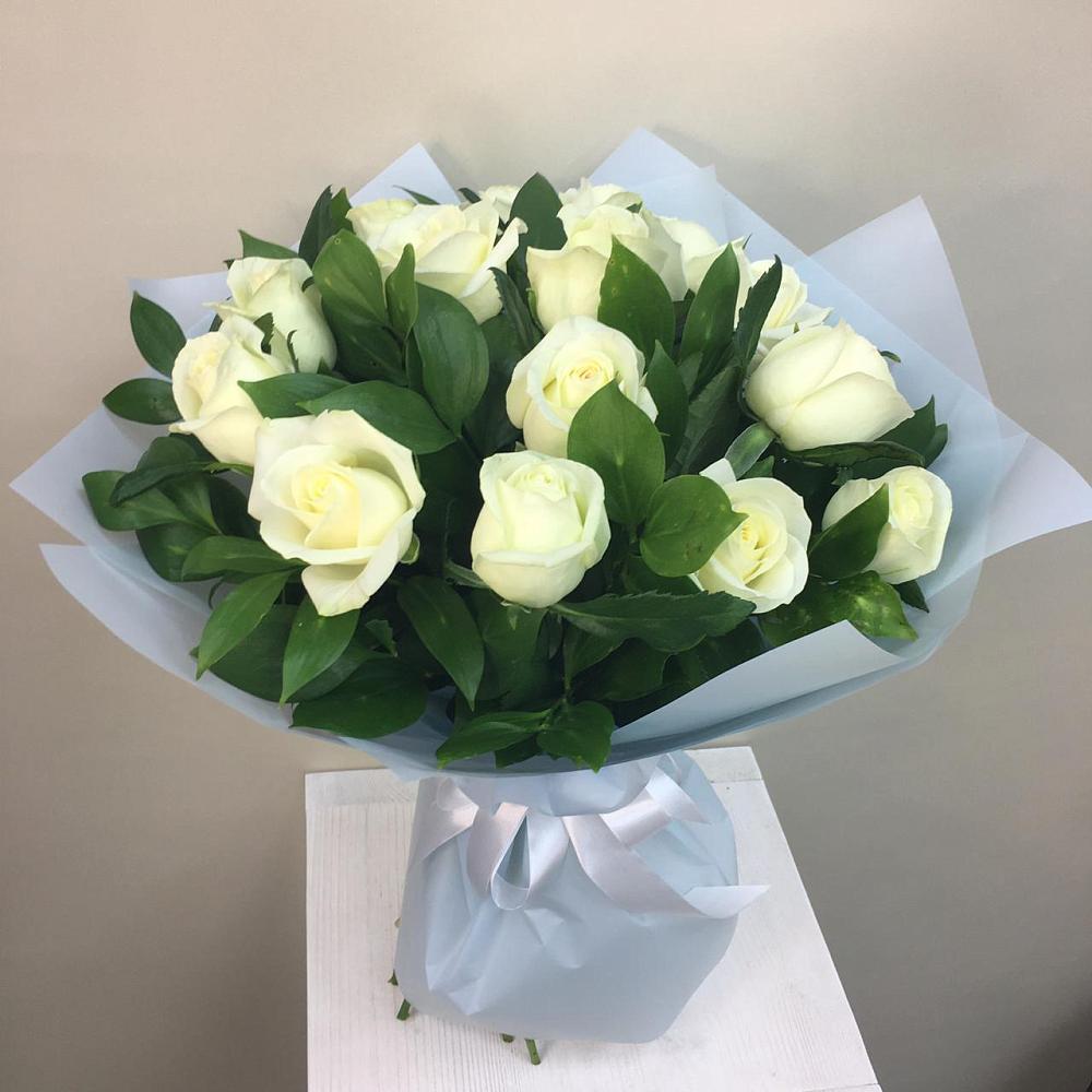 Букет 15 Белых роз Проуд в Городище Волгоградской области