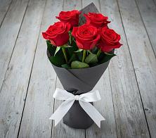 Букет 5 Красных роз Эдлесс Лав в Городище Волгоградской области