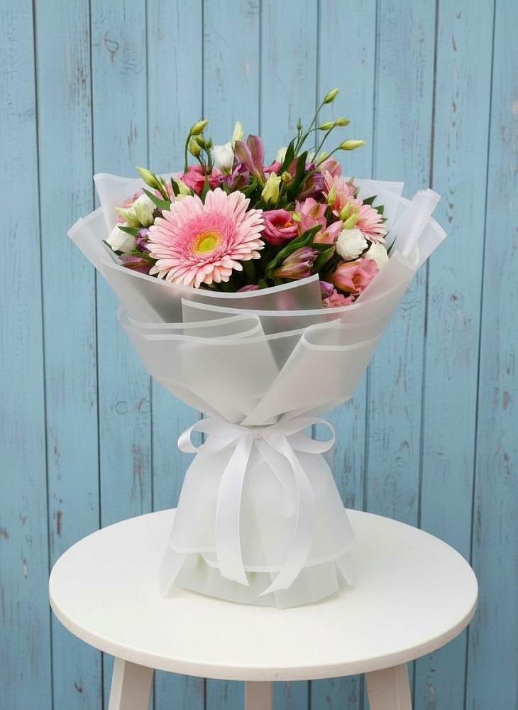 Букет цветов из: Герберы, Альстромерии и Лизиантусы в Городище Волгоградской области