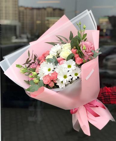 Букет цветов из: Розы, Лизиантусы и Хризантемы в Городище Волгоградской области