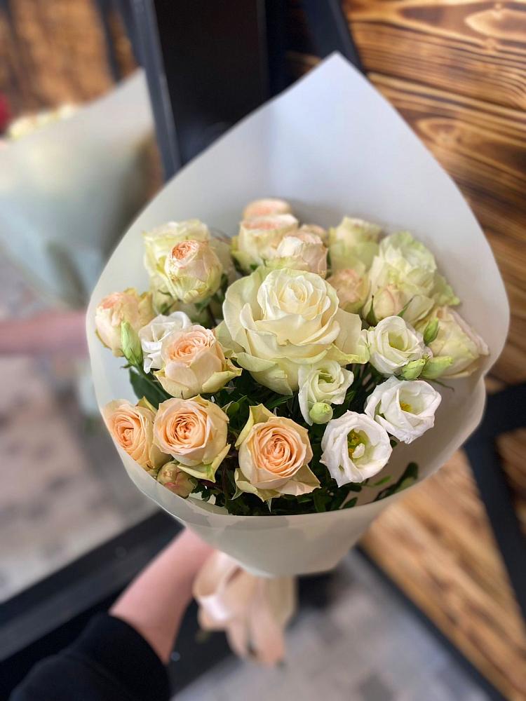 Букет цветов из: Розы и Лизиантусы в Городище Волгоградской области